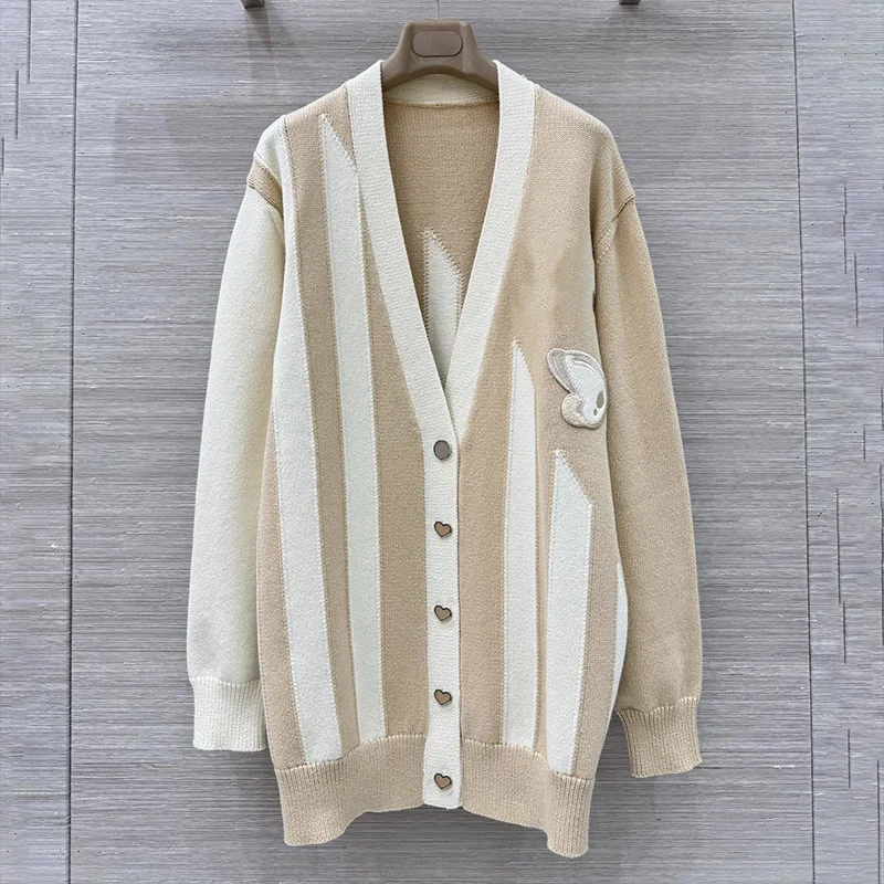 

Высококачественный модный женский вязаный кардиган контрастного цвета с v-образным вырезом, новый осенний стиль, свободный шерстяной свитер средней длины 2593084