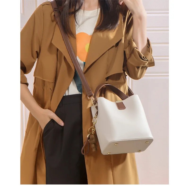 2024 Fashion Trend New Women's Bucket Bag, High-end, Versatile  Cross-body Bag, Western Style and Elegant Hand-held Shoulder Bag