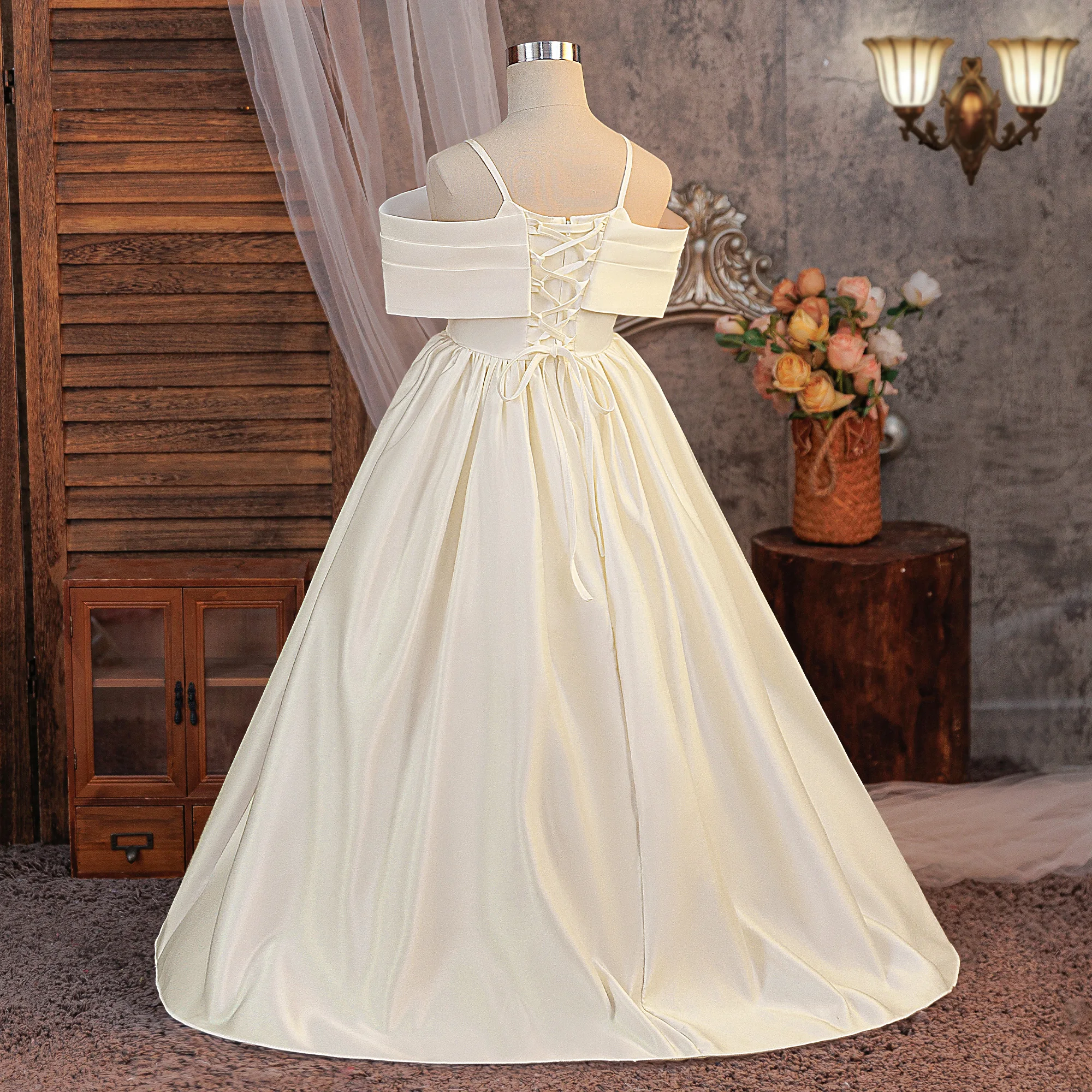 Langes Kinderkleid mit Schleppe zum Geburtstag des Dichters, Sling-Schlepprock, Party-Abendkleid für Geigenauftritte – Detail 7
