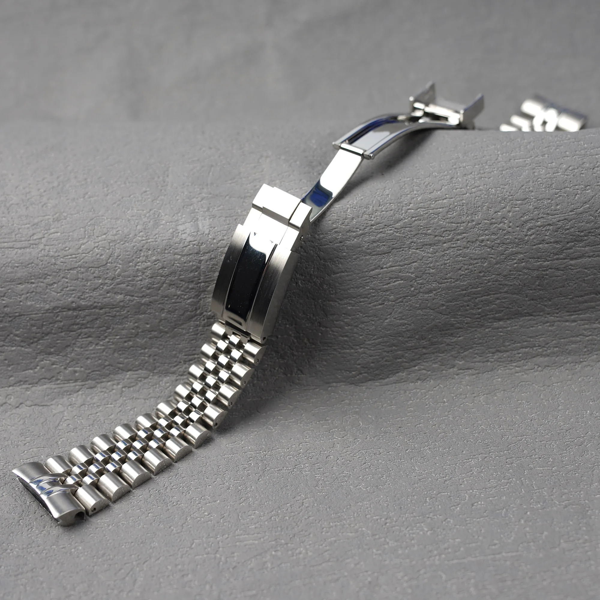 

For Seiko Prospex King Turtle (SRPE03, SRPE39) - Rolamy 22mm Jubilee Solid Curved-End Stainless Steel Watch Band Strap