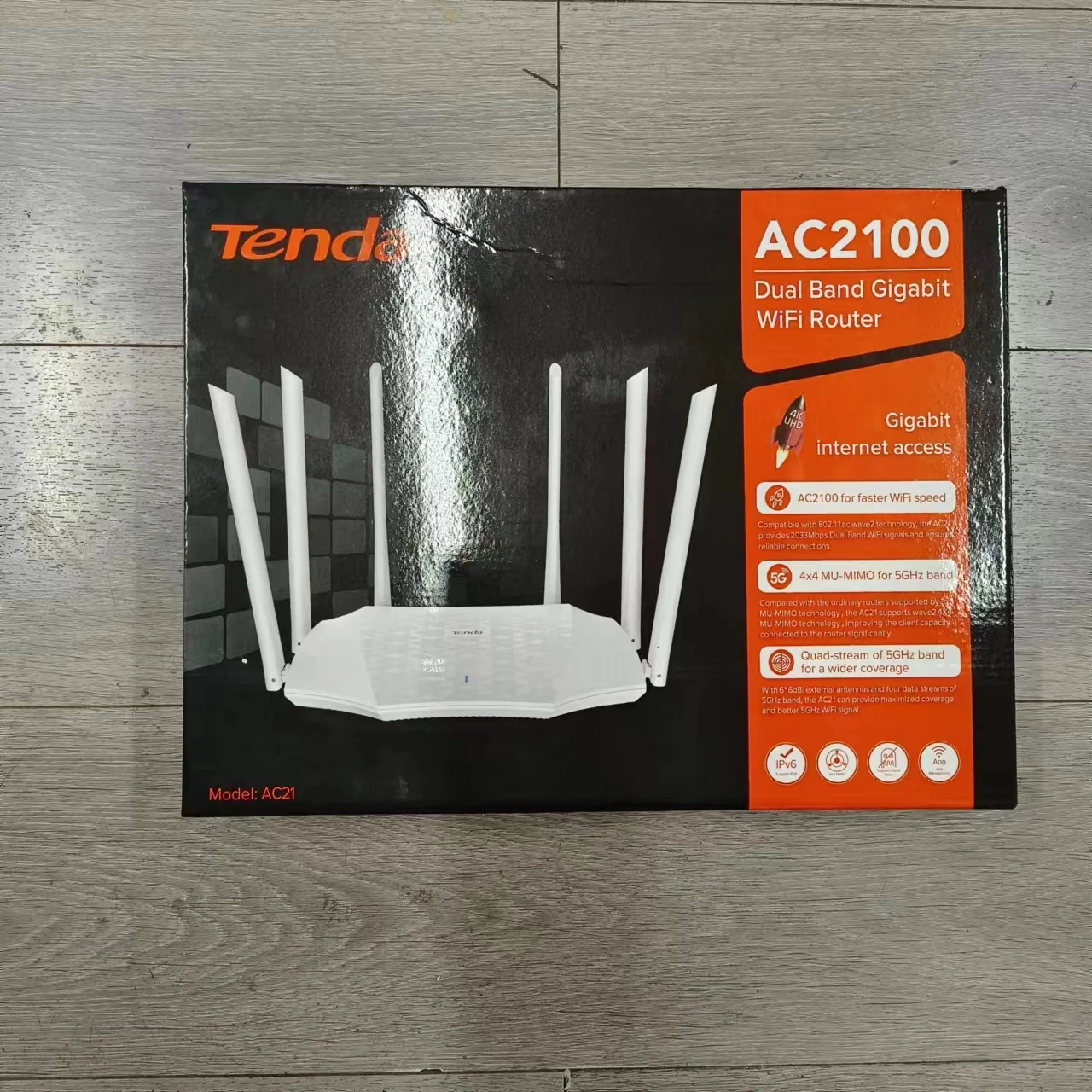 Tenda AC21 Dual-Band Gigabit Wireless Router, designed for homes with high-speed Internet access