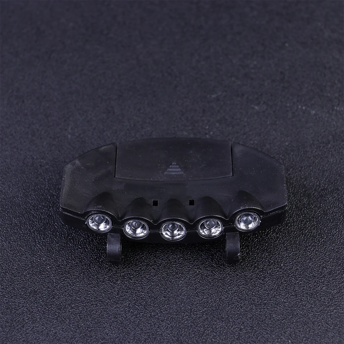 2 قطعة مشبك LED على القبعة الخفيفة للتخييم والمشي لمسافات طويلة والسفر وصيد الأسماك بطاريتين متضمنة عمر 100000 ساعة