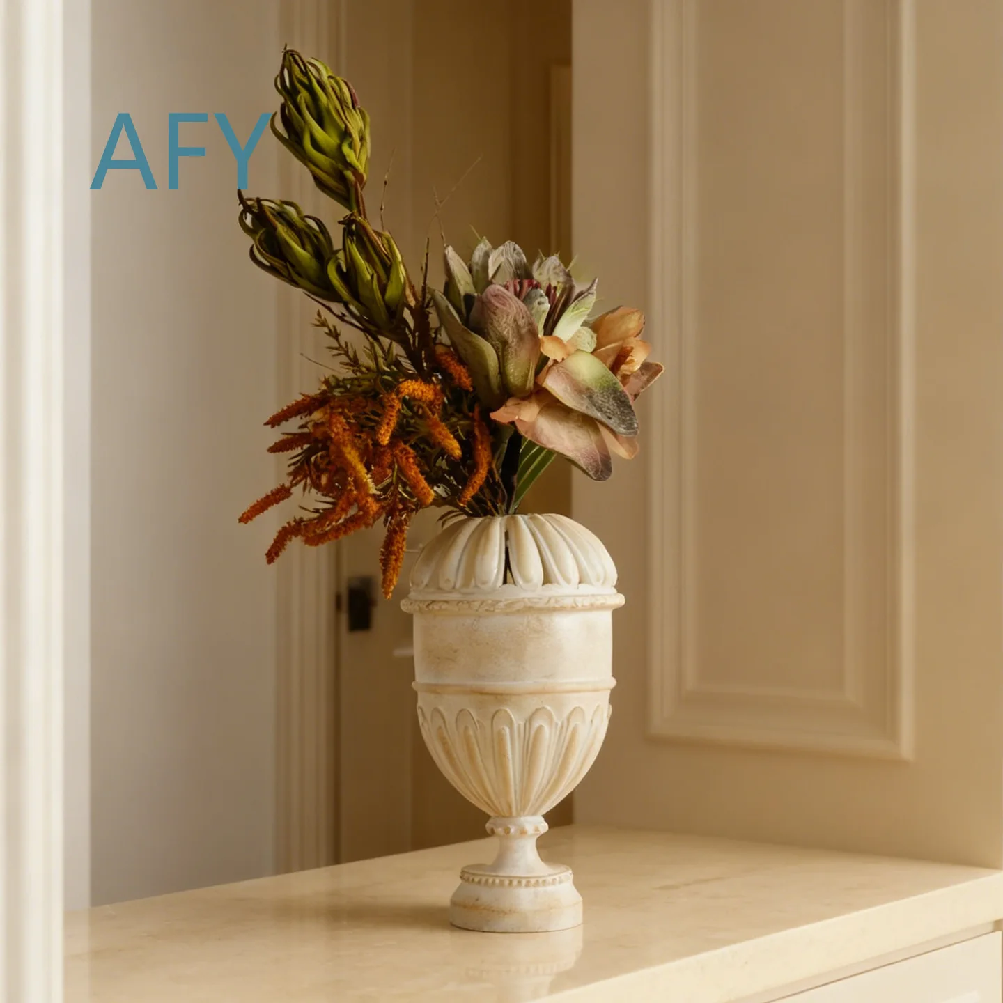 Luxury French Style Artificial Flower Arrangement Decor for Home Garden Office Use Creative Sculptural Vase Planter for