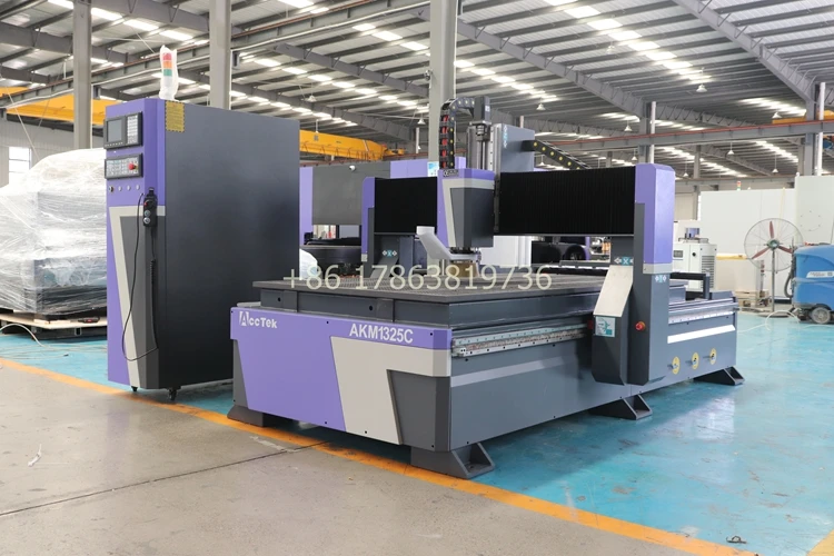 CNC الخشب جهاز التوجيه باستخدام الحاسب الآلي 1325 ATC CNC 4 * 8Ft السيارات أداة مبدل خزانة باب ماكينة للأثاث الخشبي