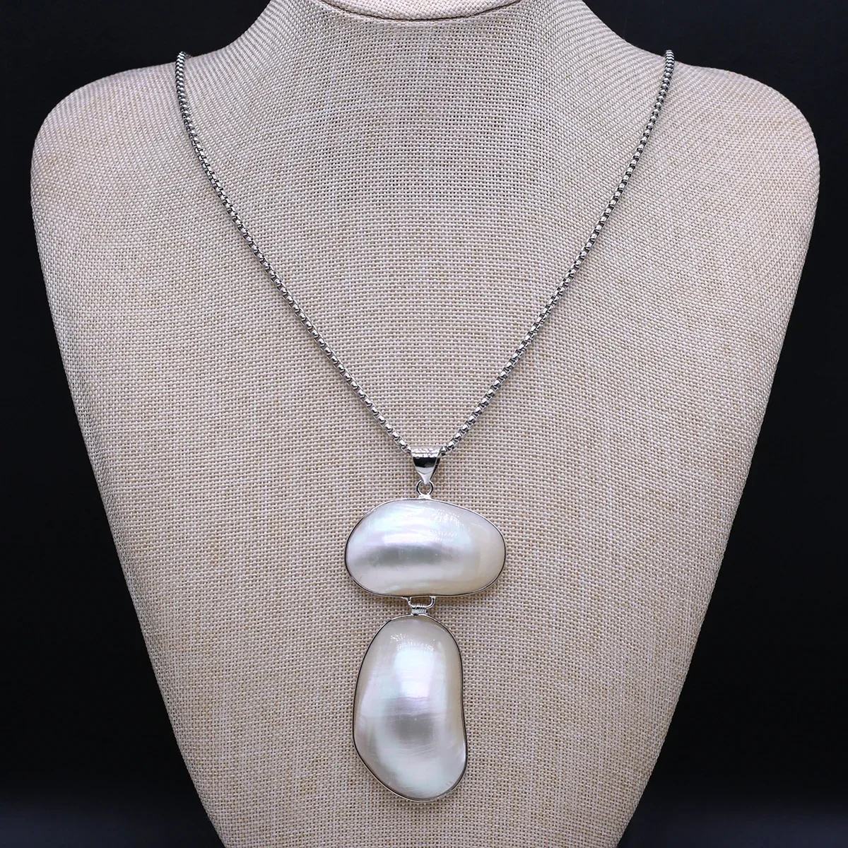 Natural Shell Irregular Egg Shaped Swan Shape Pendant Necklace Metal Chain for Women Charm Jewelry Necklace Party Gift