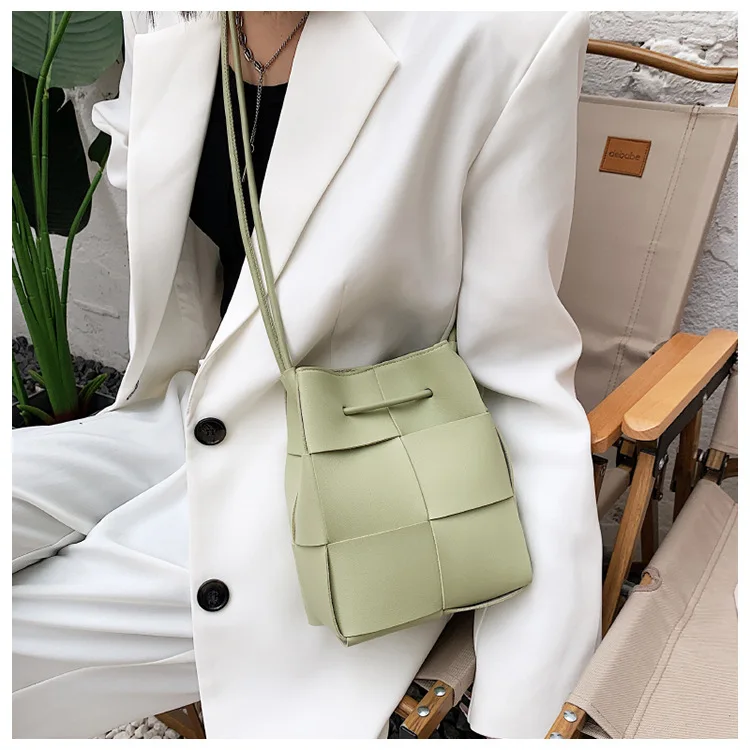 Fashion Korean Style Women\'s Woven Mini Bucket Bag 2024 Spring Solid Color PU Pleated Shoulder Crossbody Female Bags