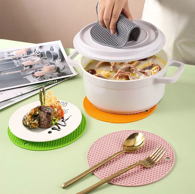 18cm Runde Silikon-Tischmatte Extra Dickes Tischset Offene Wabenstruktur Rutschfest Hitzebeständig Untersetzer für Kaffeebecher – Detail 2