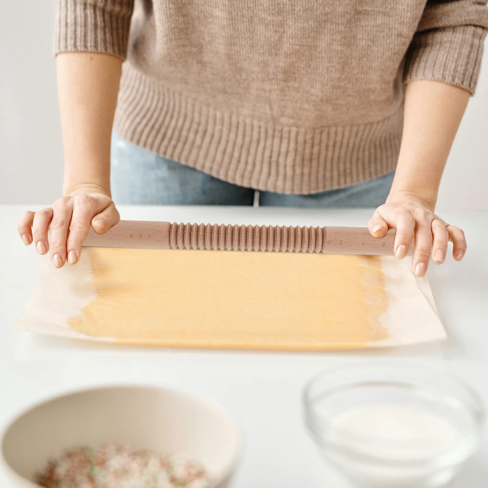 Wooden Non-Stick Rolling Pin with Thread Design for Baking, Dough, Cookies, Pasta, Dumplings, Bread, Roti