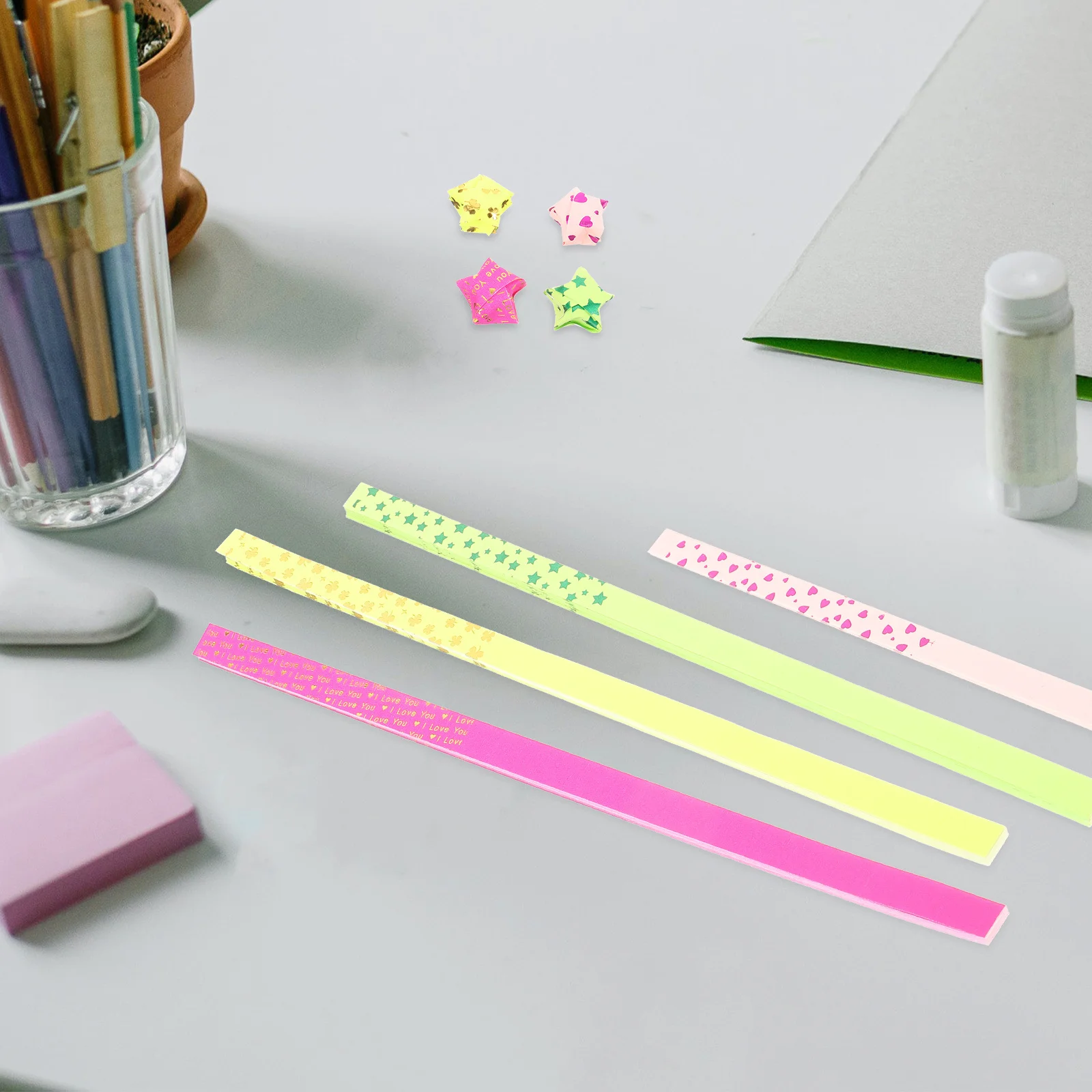 Confezione da 4 strisce di carta origami colorate Strisce di stelle pretagliate di spessore moderato per la decorazione del festival d'arte a mano con ciondolo fai-da-te