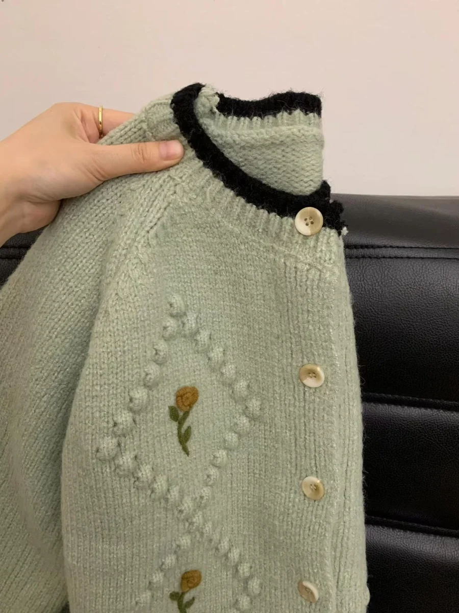 

Мягкий вязаный кардиган с вышивкой цветов для женщин, милый дизайн, осень-зима, новинка, французский стиль, длинный рукав