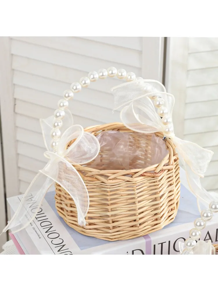 Support de rangement fait à la main, paniers de fleurs tissés, panier de rangement en rotin pour fille de fleur avec perle, panier à main pour décoration de mariage à la maison