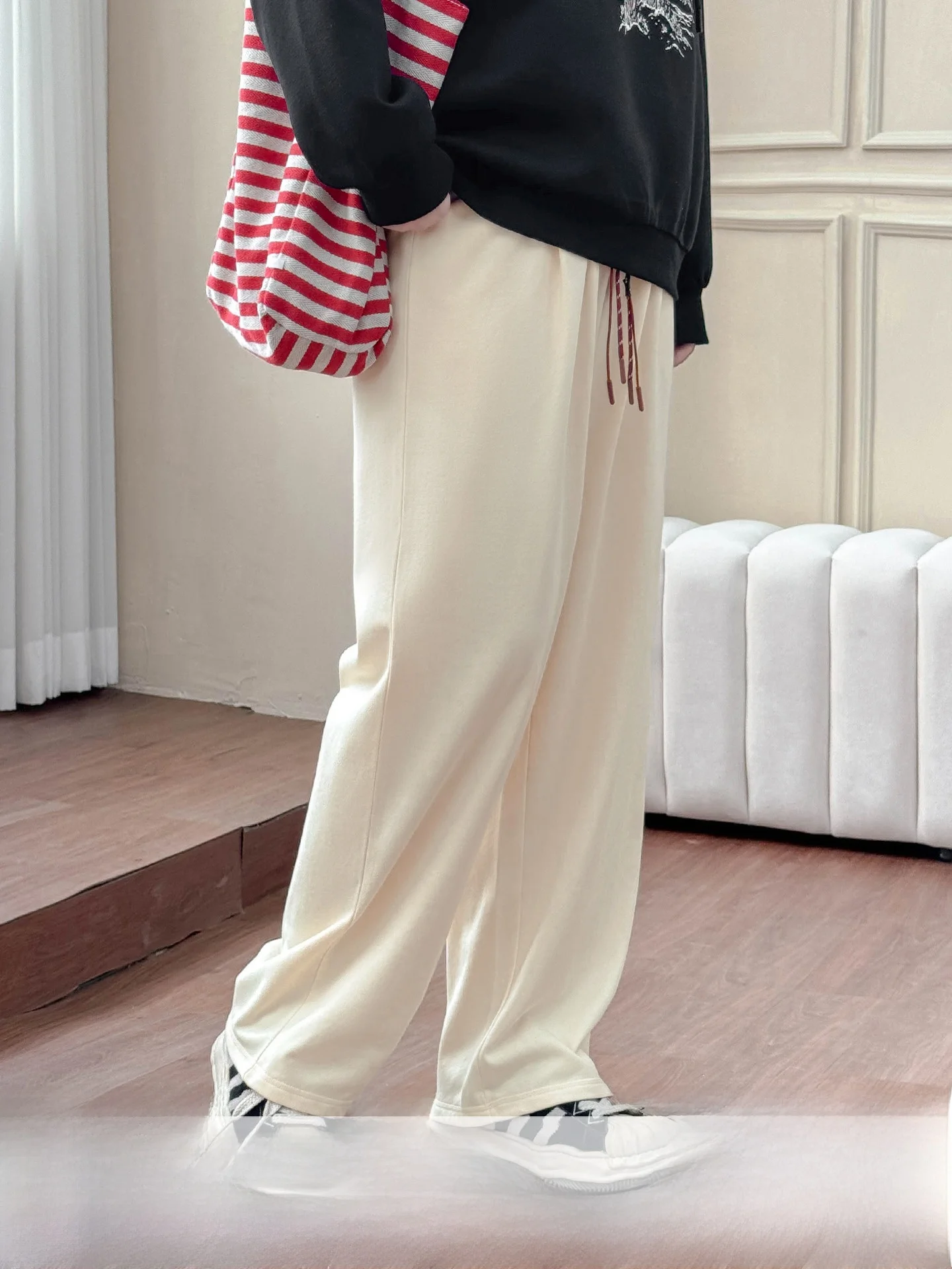 

Свободные повседневные спортивные брюки с высокой талией для женщин больших размеров, футболки, доступны осенний сезон, прямые брюки