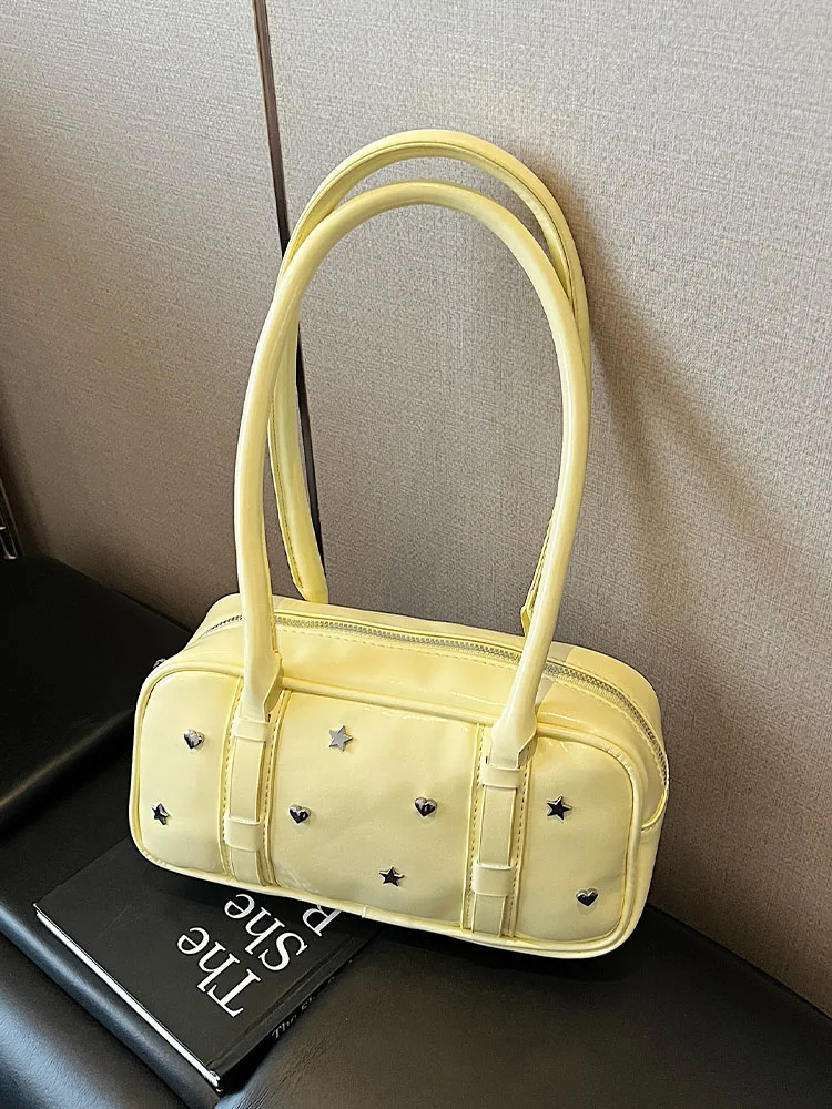 حقيبة يد جلدية عصرية بلون واحد مزاجه بسيط متعددة الاستخدامات حقيبة كتف حلوة 2025 حقيبة نسائية مربعة جديدة تحت الإبط