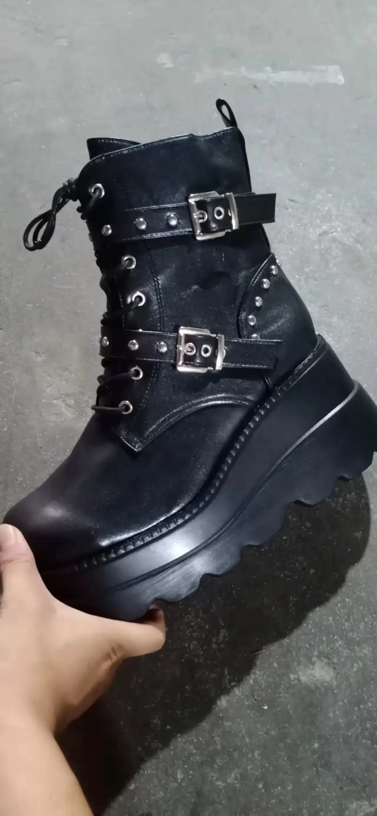 Neue frauen Pu Leder Stiefeletten Frauen Herbst Winter Runde Kappe Lace Up Schuhe Frau Motorrad Plattform Botas Gothic Schuhe – Detail 15