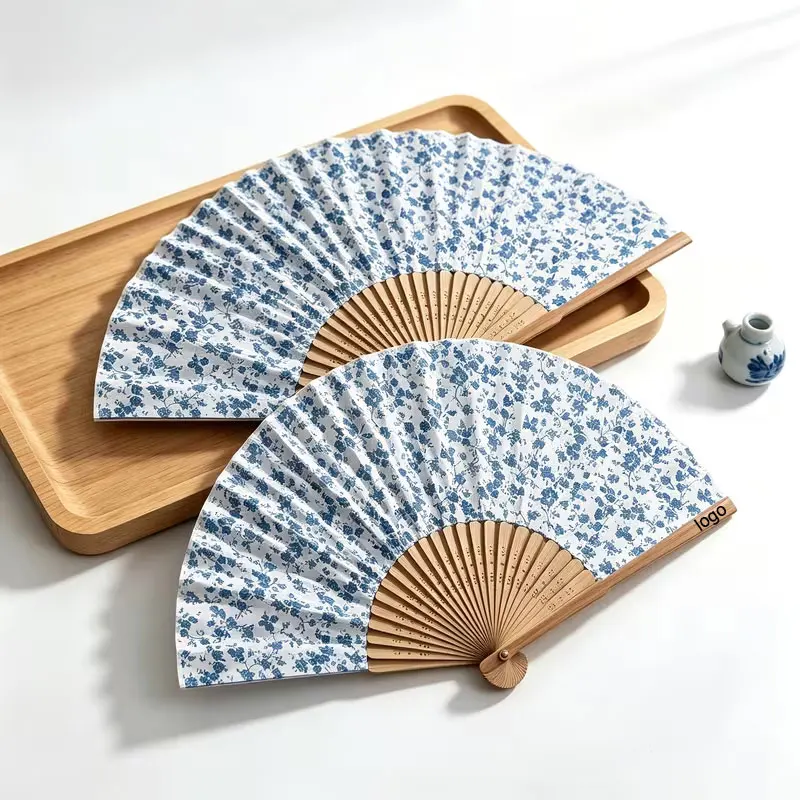 Personalized Custom Name and Date Text Blue Floral Fan, Bamboo Fan, Chinese Style Blue and White Porcelain Floral Fan, Summer Wedding Party Decoration Portable Folding Handheld Fan, Outdoor Travel Cooling Accessory