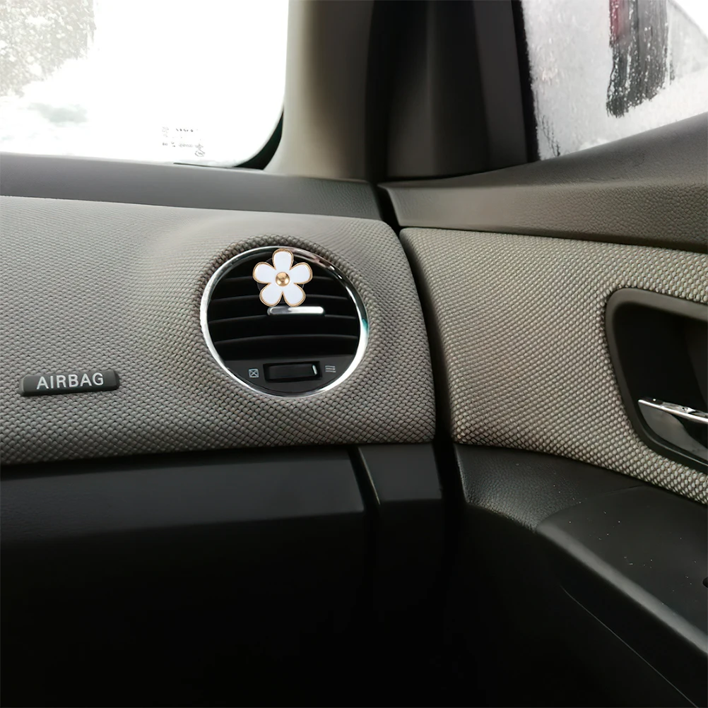 

8Pcs Daisy Air Freshener Clips Car Vent Accessories White PVC Zinc Alloy Scented Decor Flower Diffuser Stylish Design