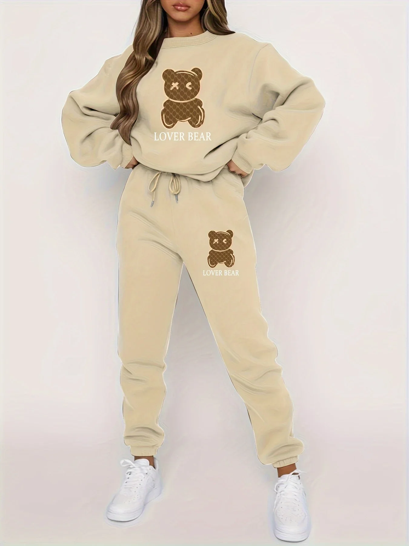 Black sweater sets for autumn and winter are loose for women, suitable for high streets, and suitable for both men and women. Th