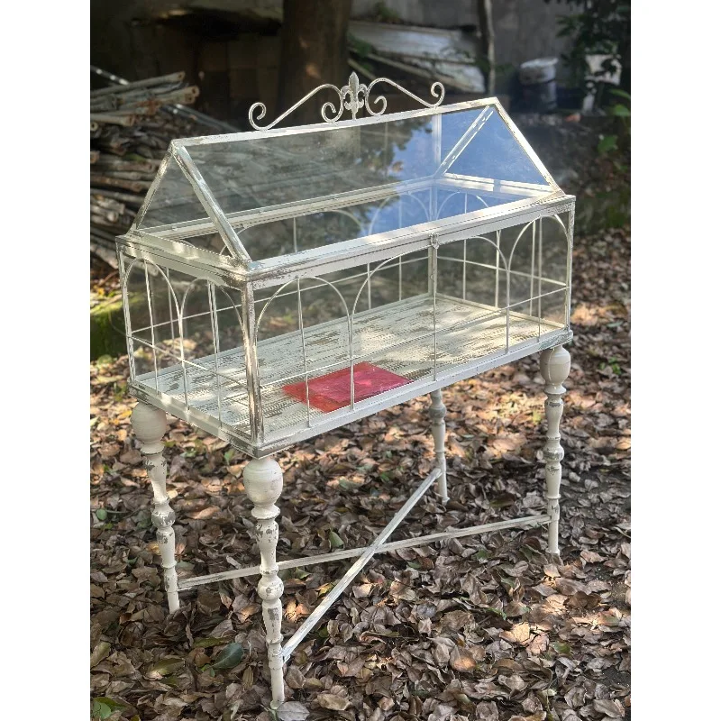 French country style retro old carved wrought iron glass cabinet, pointed flower room