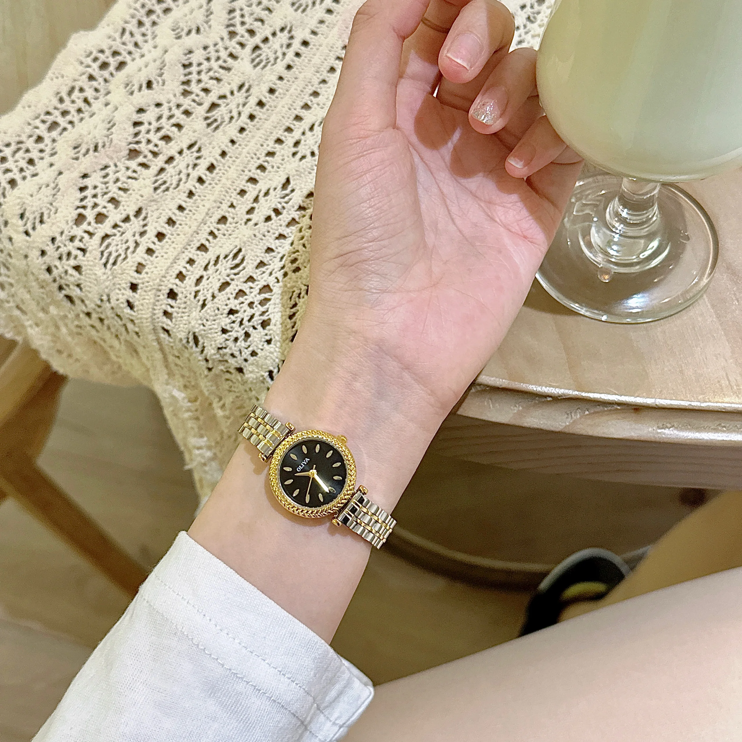 

Elegant women's wristwatch, 2025 new style, understated luxury, exquisite and sophisticated quartz watch, women's jewelry.