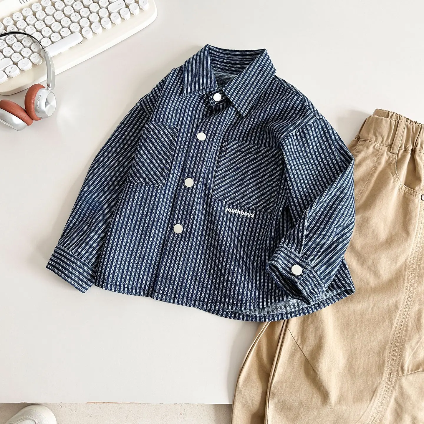 2026 Autumn New Childrens Letter Embroidered Shirt Boys Vertical Striped Fashion Shirt Coat