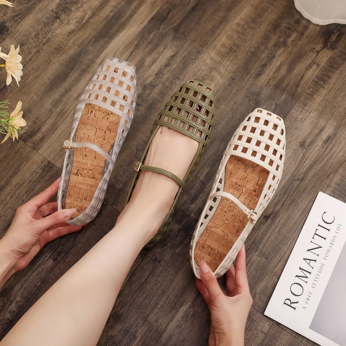 

New Retro Hollow Grid Mary Jane Flats Women's Breathable Jelly Shoes With Buckle Strap Casual Summer Sandals Woman Glitter Shoes