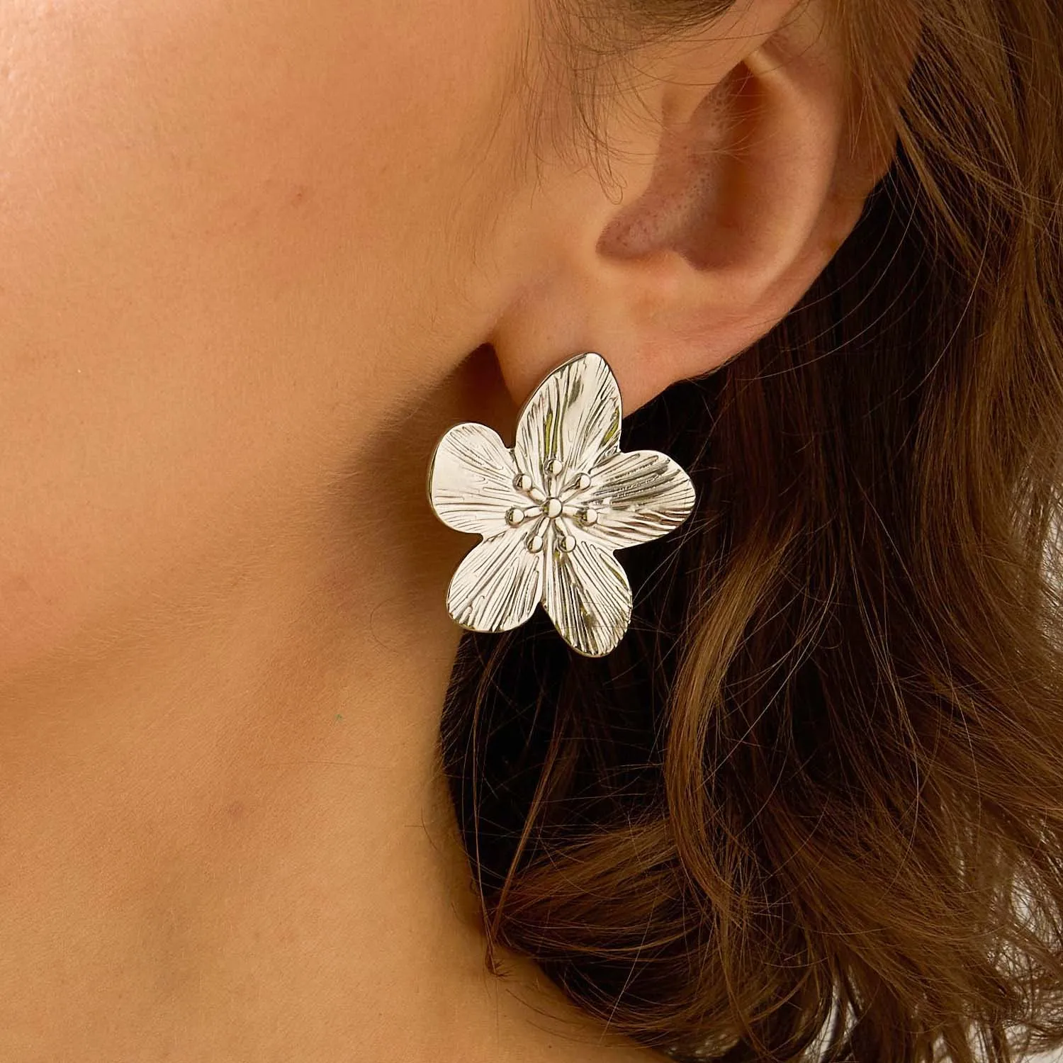Golden Retro Five-Petal Flower Earring French Court Style Exaggerated Personality Wrinkled Texture Stainless Steel Matching Pair