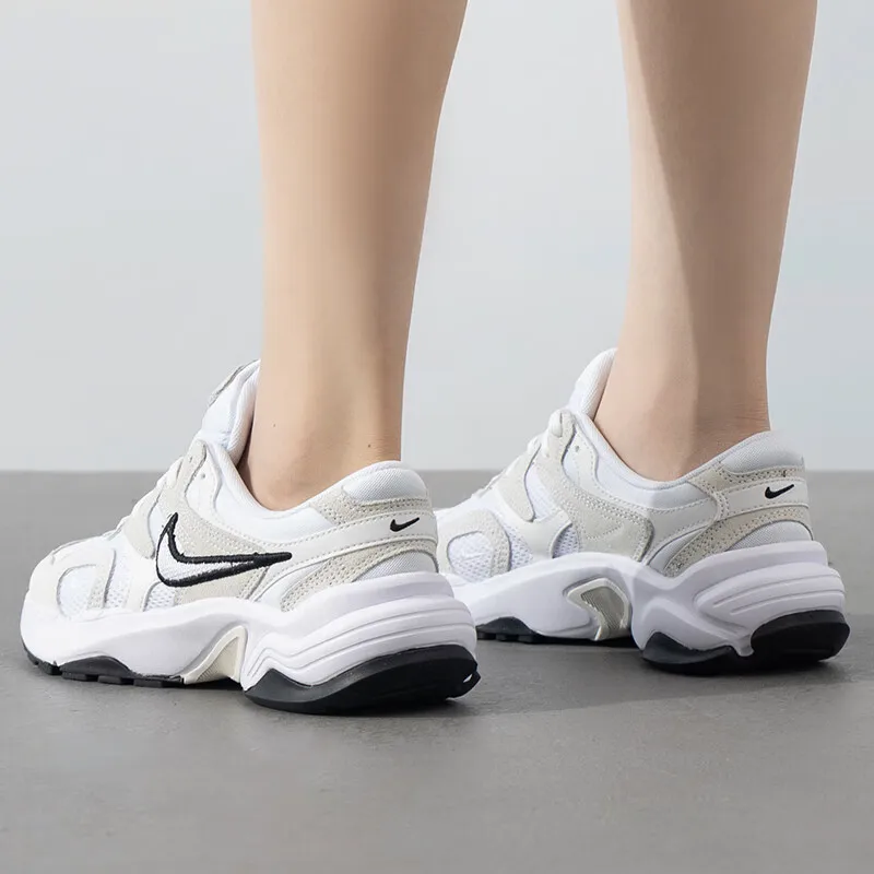 รองเท้าผู้หญิง Nike 2024 ฤดูใบไม้ร่วงรองเท้ากีฬาใหม่ช่วยเหลือต่ําน้ําหนักเบาสบายพื้นผิวตาข่ายระบายอากาศแนวโน้มแฟชั่นรองเท้าลําลอง