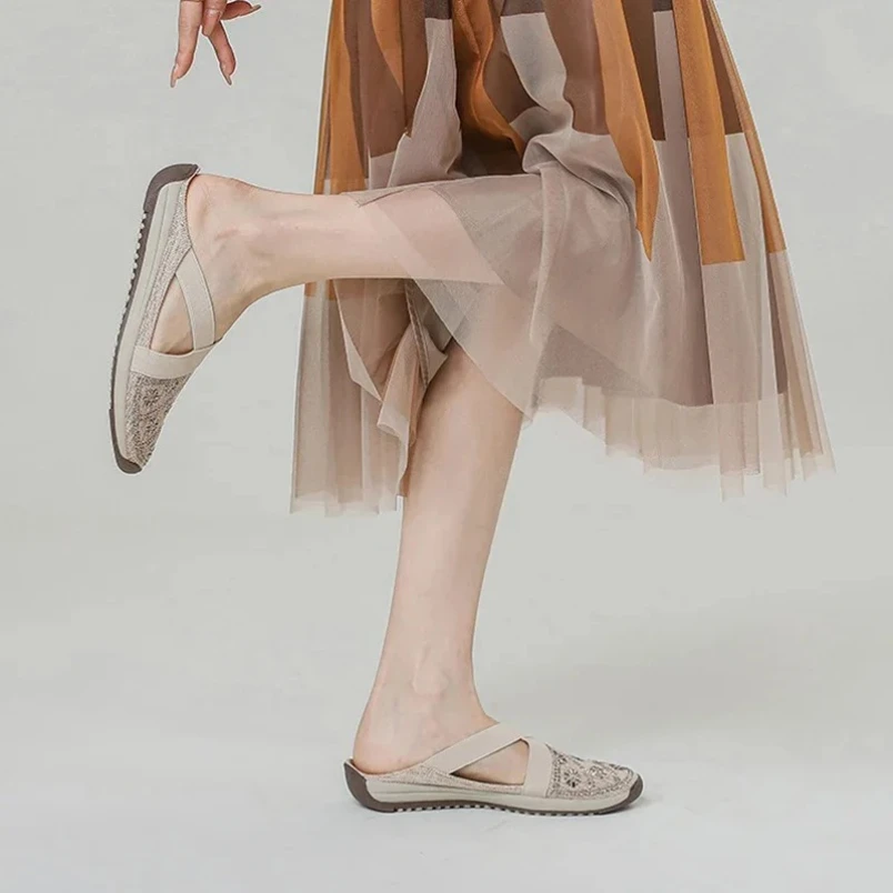 

2025 женские сандалии, летняя женская обувь, удобные тапочки на мягкой подошве, модные женские кроссовки на одну ногу с бриллиантами