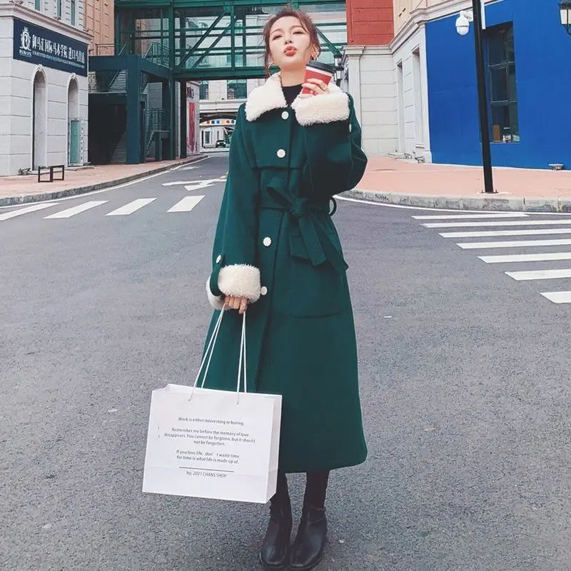 Abrigo rojo de lana de longitud media para mujer, abrigo grueso de felpa de cintura alta, a la moda, otoño e invierno, 2023