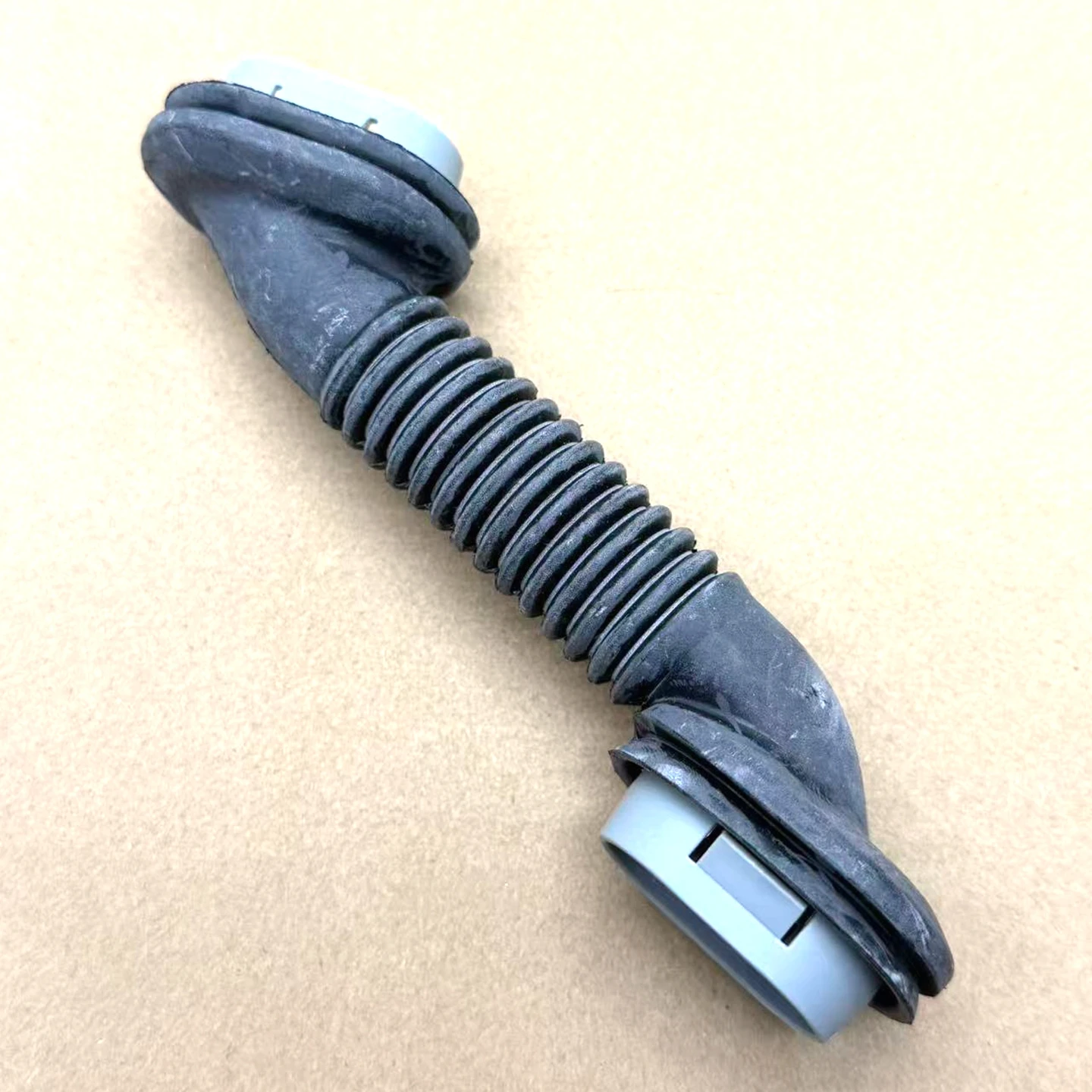 Suitable for Skoda Superb trunk threading sleeve 3V5 959 843 tailgate threaded tube 3V5 959 843
