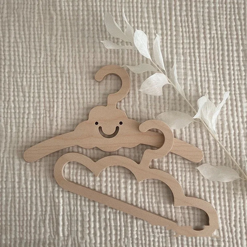 Cute Wooden Bear Clothes Hanger Wall Hanging Decor Coats Rack Baby Clothings Storage Organizer Wood Display Holder Photo Props