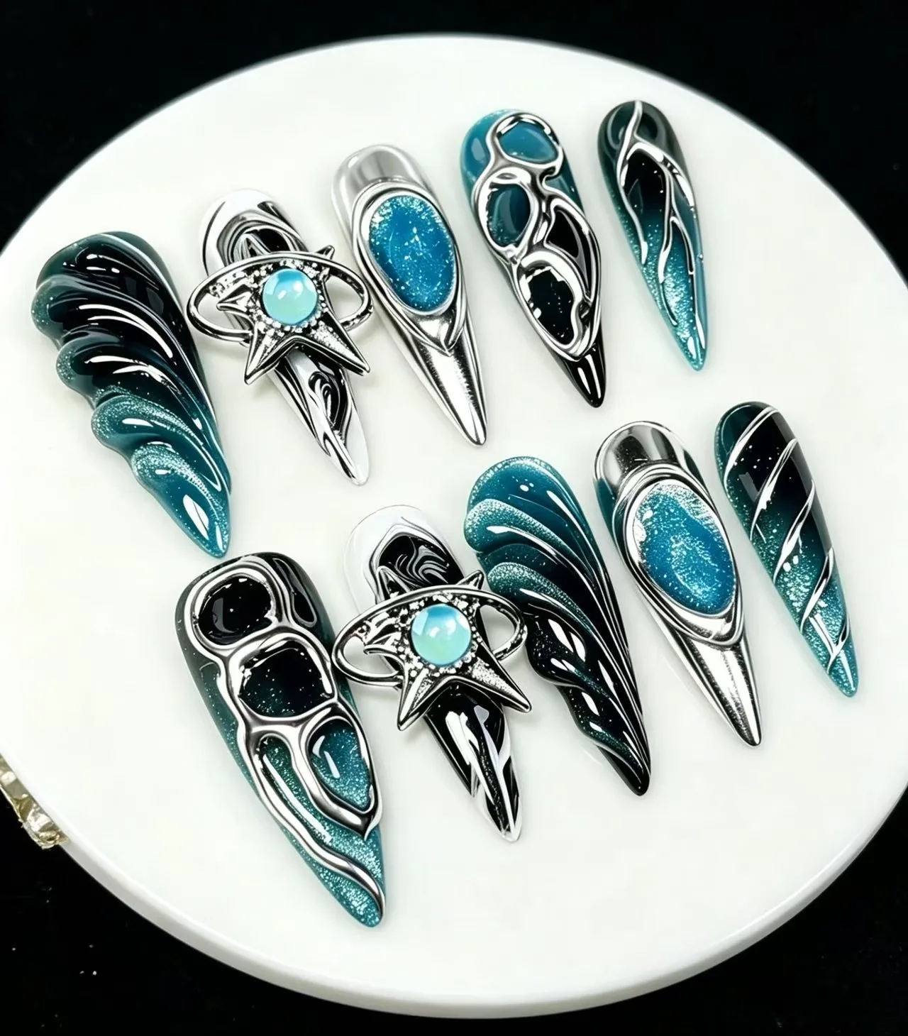 10 Pieces of Cyberpunk Style Gradient Peacock Blue Liquid Metal Star Diamond Hollow Dark Subculture Reusable Fake Nails