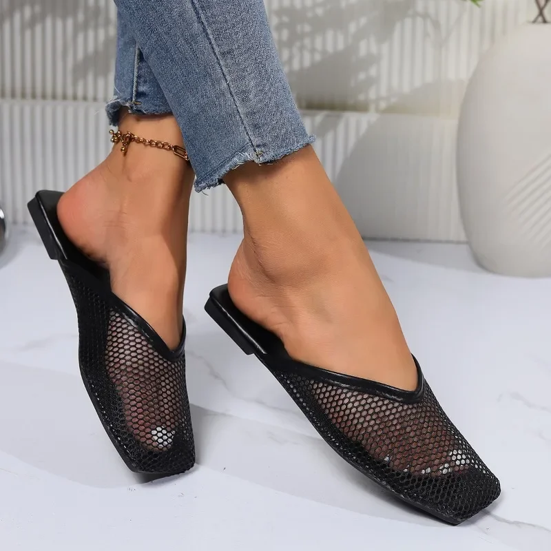 Zomer Hot Selling Vierkante Teen Platte Bodem Vrouwen Slippers Modieuze Holle Effen Kleur Lichtgewicht Veelzijdige Dames Slippers