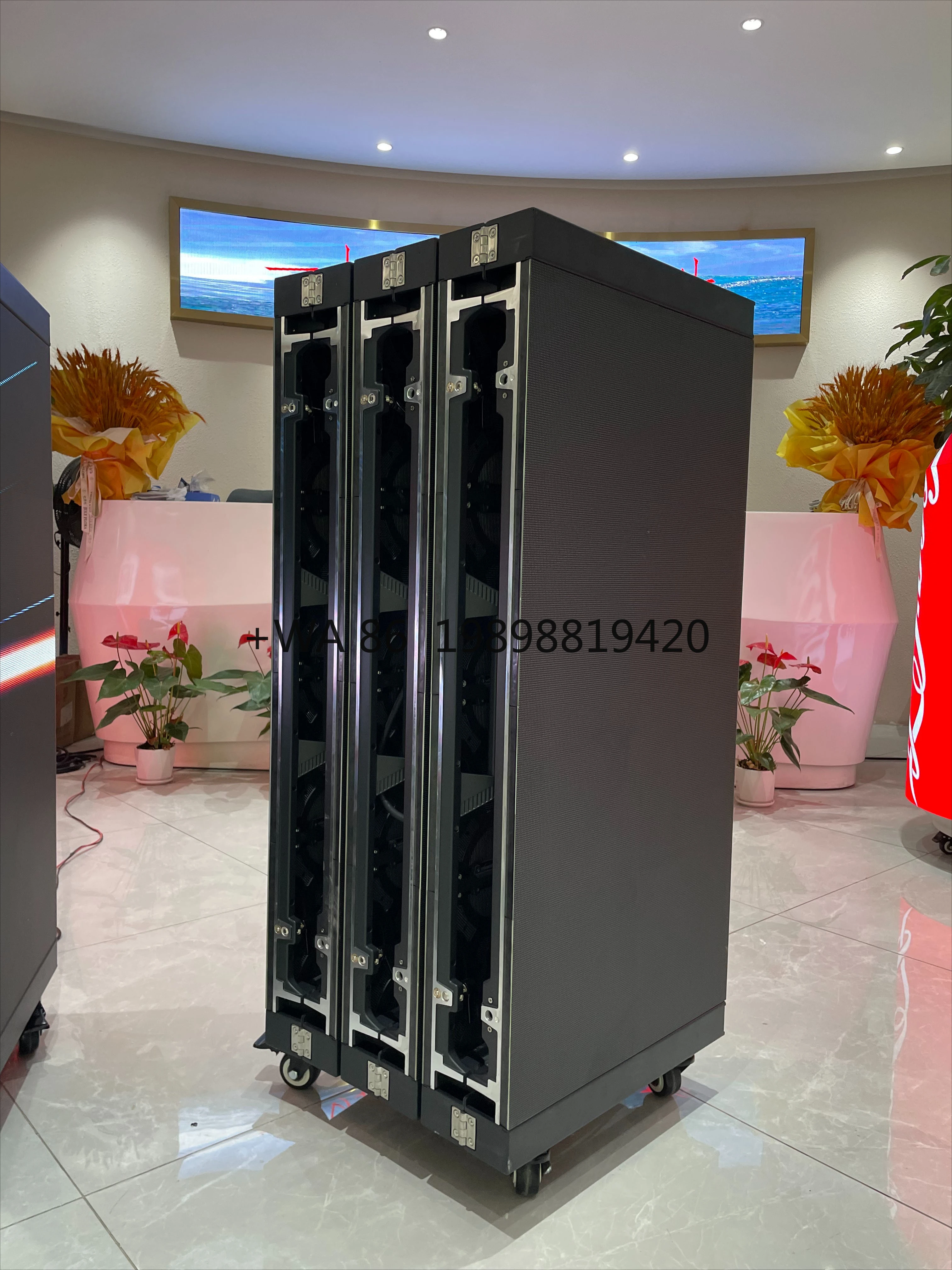 Portable Foldable P2.604 Table Led DJ Booth LED Display Video Wall  for Stage Wedding Festival Retail Store Airport