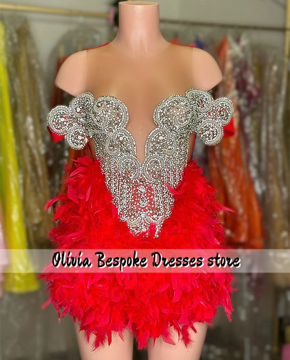 Betoverende Rode Veren Homecoming Prom Dresses Zwarte Meisjes Zilverachtige Beadings Steentjes Backless Mini Cocktail Party Jurken