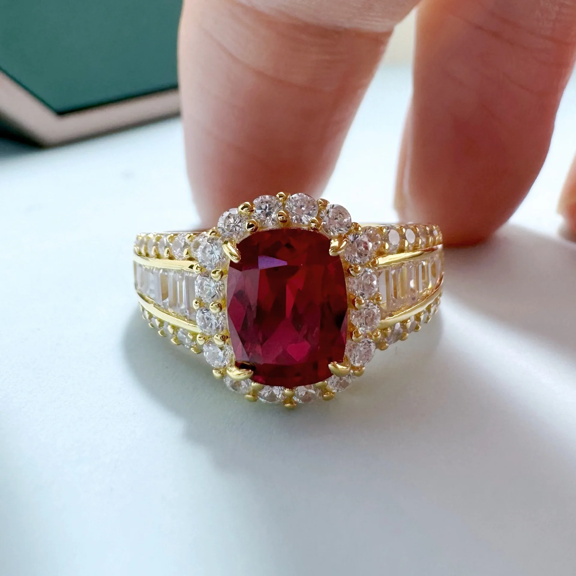 Luxury 100% Real 18k Gold Women's Diamond Ring Four-claw 2 karat Pigeon Blood Moissanite Diamond Ring