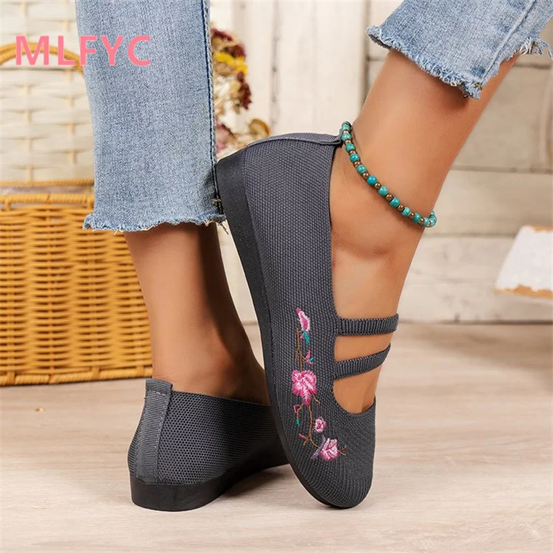 2023 Summer Women's Flat Bottom Casual Single Shoes Round Toe Ethnic Style Embroidered Roman Vintage Shoes