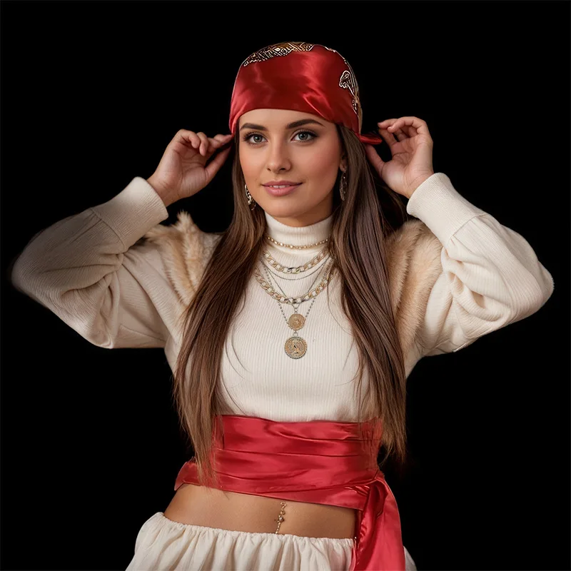 Set di accessori per costumi da pirata di Halloween per adulti per uomini e donne, cappello bandana da pirata per festa di carnevale con collana