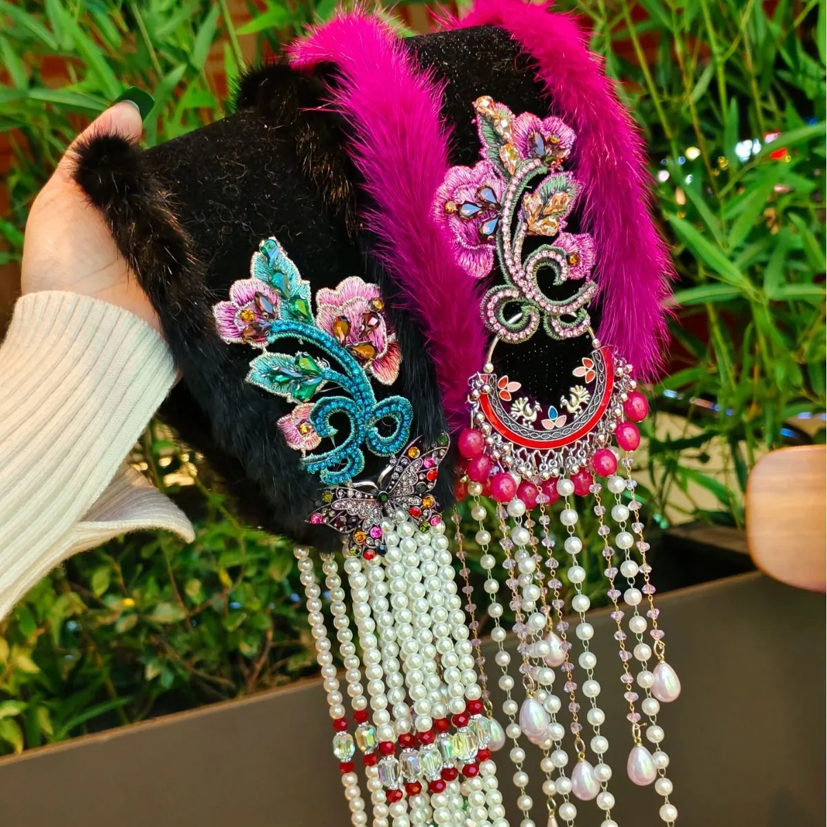 

Winter New Vintage Mink Fur Embroidered Pearl Tassel Headband High-Quality Hair Accessory