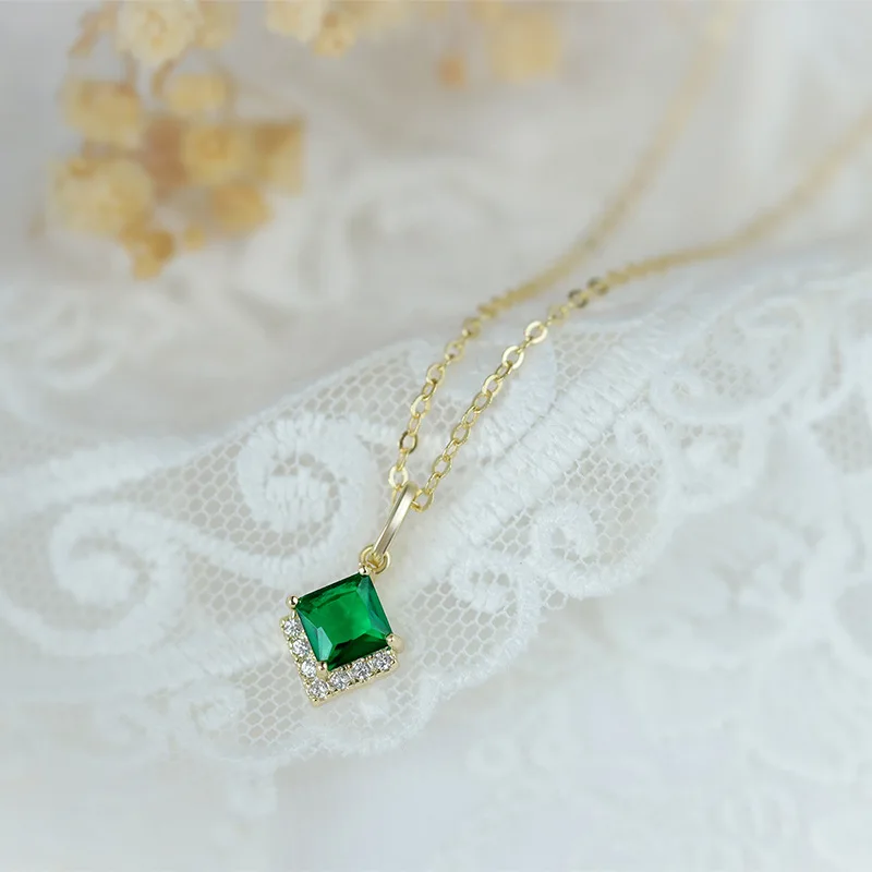 Classic 18K Gold V-Shaped Four-Jaw Oval Emerald Pendant Necklace For Women Original Sterling Silver Valentine's Day Gift Jewelry