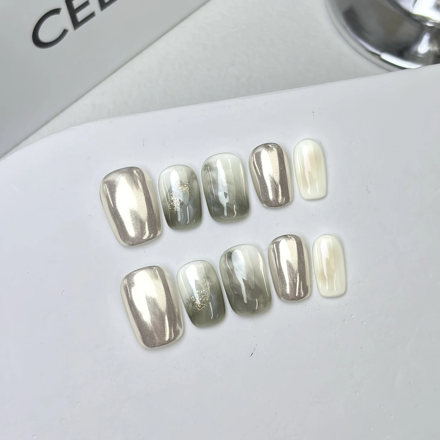 10 قطعة/الحقيبة الأحمر نمط الأزهار الأخضر المغناطيسي الذهب الكروم تأثير اليدوية الصحافة على الأظافر قصيرة مربع انفصال الأظافر كاذبة #3