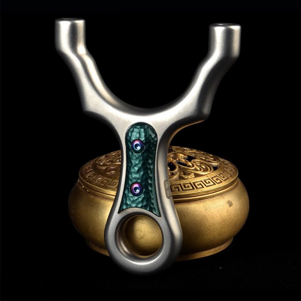 Stainless Steel Y-Shaped Slingshot with Round Fork, Green Textured Inlay & Finger Ring for Outdoor Target Practice