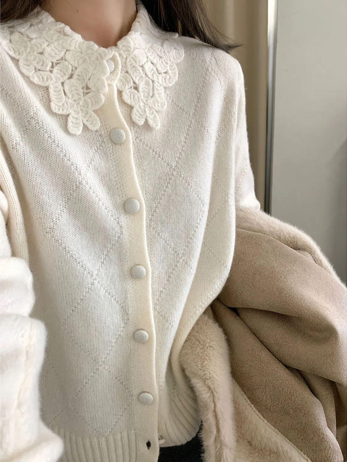 

Korean Sle Woolen Knitted Sweater for Women Long Sve Turn-down Collar Diamond Pattern Flower Design Slim Fit Winter Faion