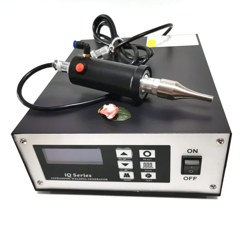 

40Khz 500w Hand Held Spot Sonic Welder Nonwoven Fabric Plastic Melting Ultrasonic Soldering Machine