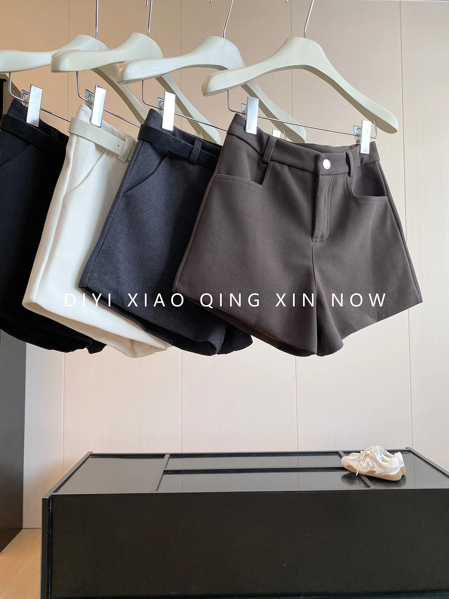 High Waist Suit Style Woolen Pants Women's Short Pants Autumn Base Layer Outerwear Black Slimming Hot Pants Small Size