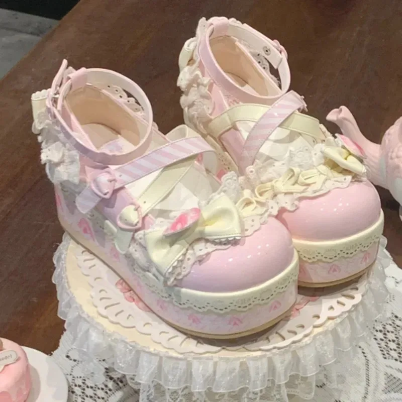 2026 Damen Mary Janes Schuhe Süßer Lolita-Stil Freizeitschuhe Exquisite Schleifen-Plateauschuhe für Frauen Designer-Schuhe Zapatos Mujer