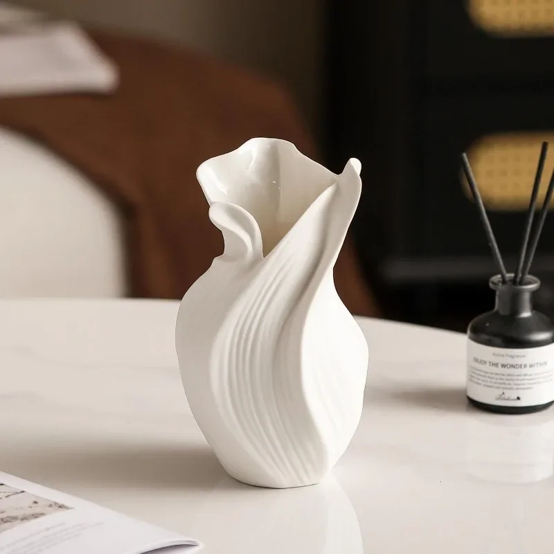 Creative Vases Nordic Ceramic Vases Morden Art Design Ornaments Vase Aesthetic Luxury Dried Flower Vase Home Decoration
