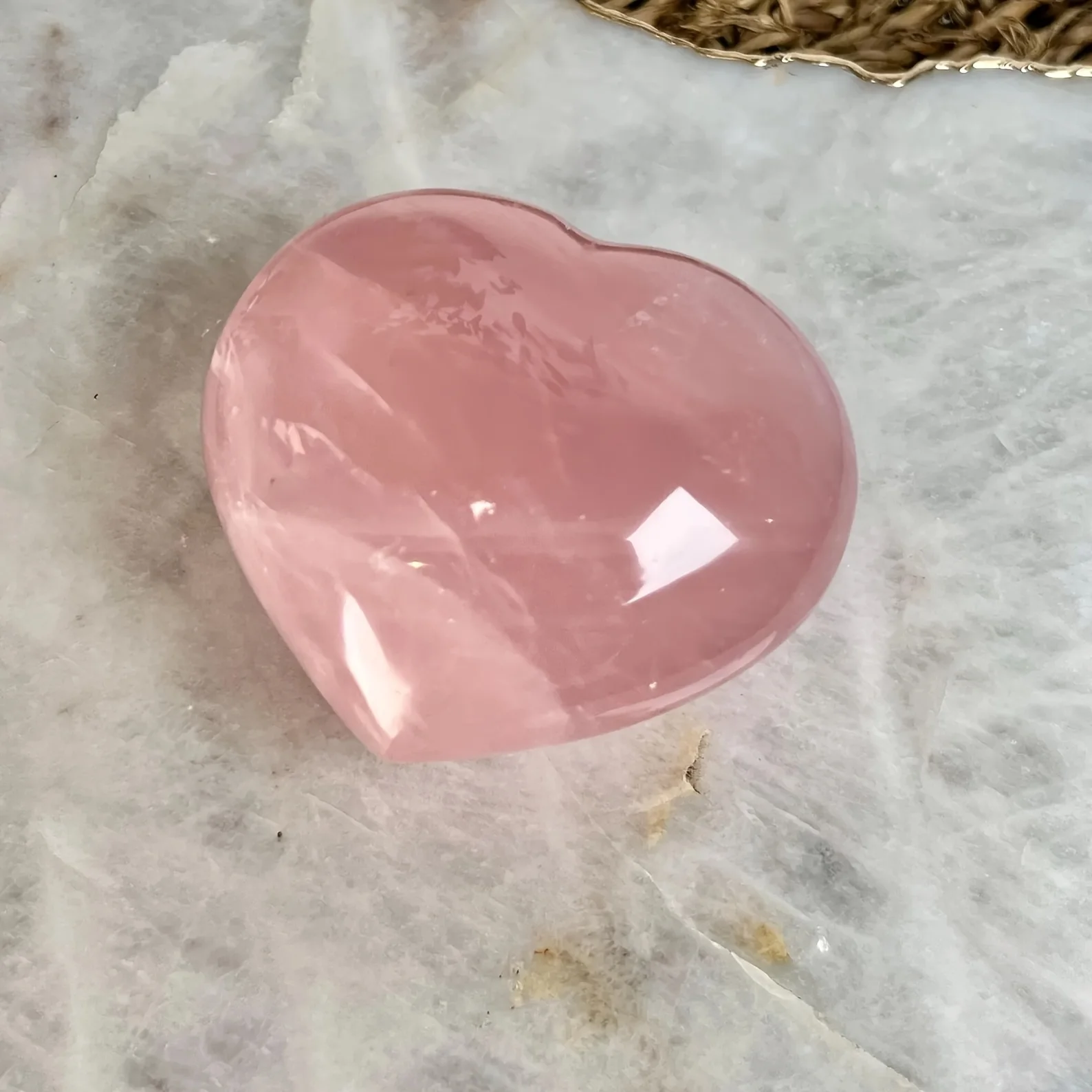 حجر كوارتز وردي على شكل قلب - كريستال وردي على الطراز البوهيمي، قطع على شكل قلب، حجر طبيعي، مناسب لديكور المنزل.
