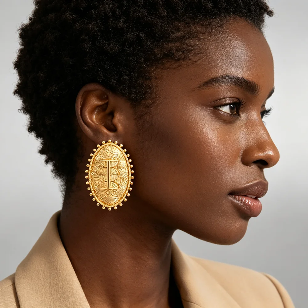 Vergoldetes ovales, geschwungenes, geschnitztes Ohrringe- und Ring-Set für Damen, afrikanischer ethnischer Statement-Schmuck, Hochzeitsgeschenk – Detail 4