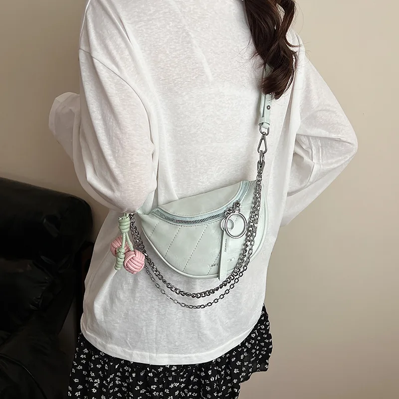 Sac à bandoulière d'été à sangle de chaîne pour femmes, sac à bandoulière de selle coréen, sac de poitrine brodé à la mode pour les achats de plage de rencontres
